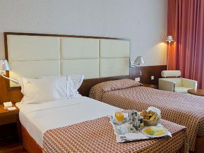 Hotel Vip Executive Arts 4*
