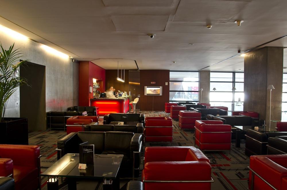 Vip Executive Arts Hotel 4*