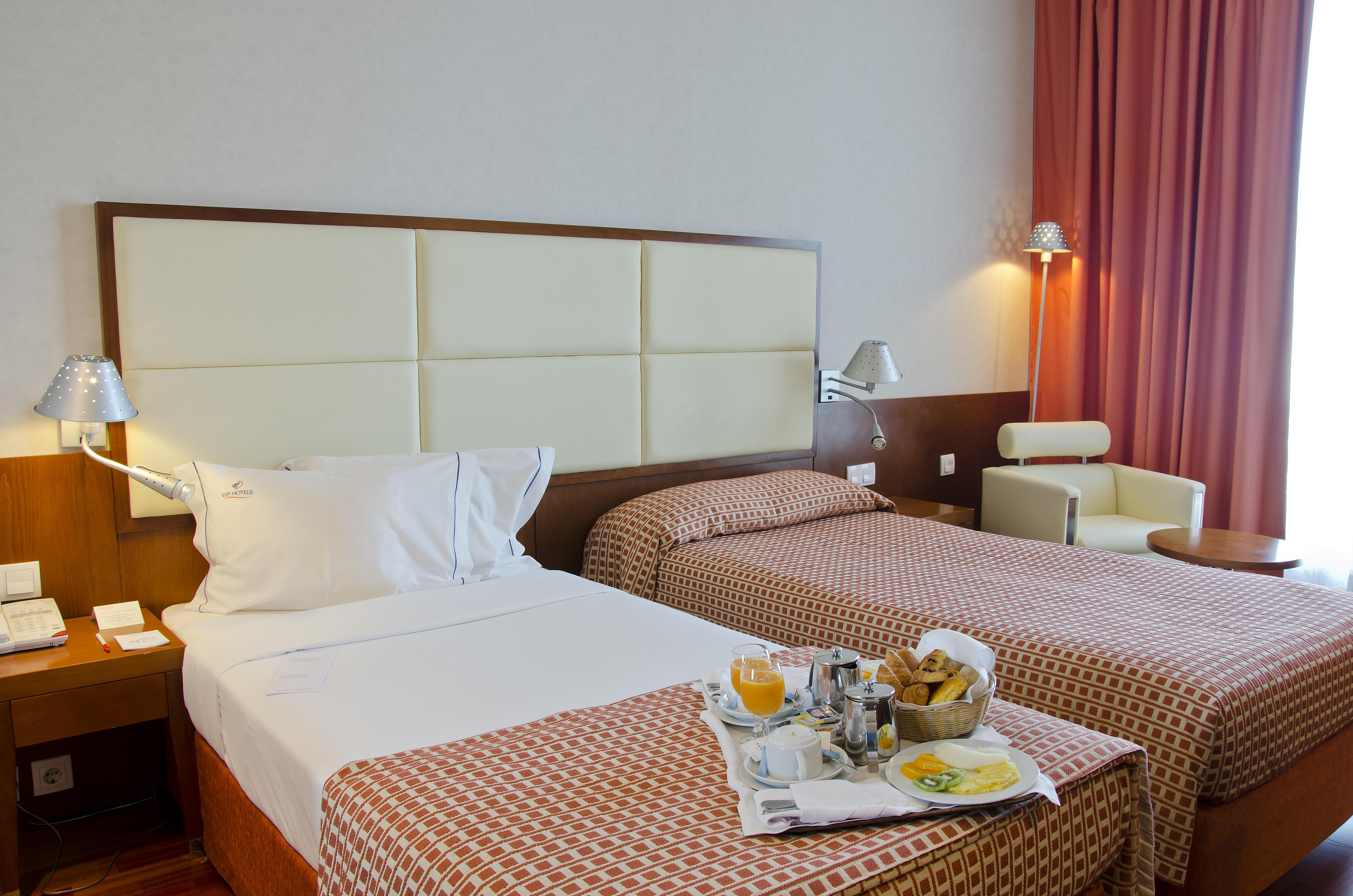 Hotel Vip Executive Arts 4*