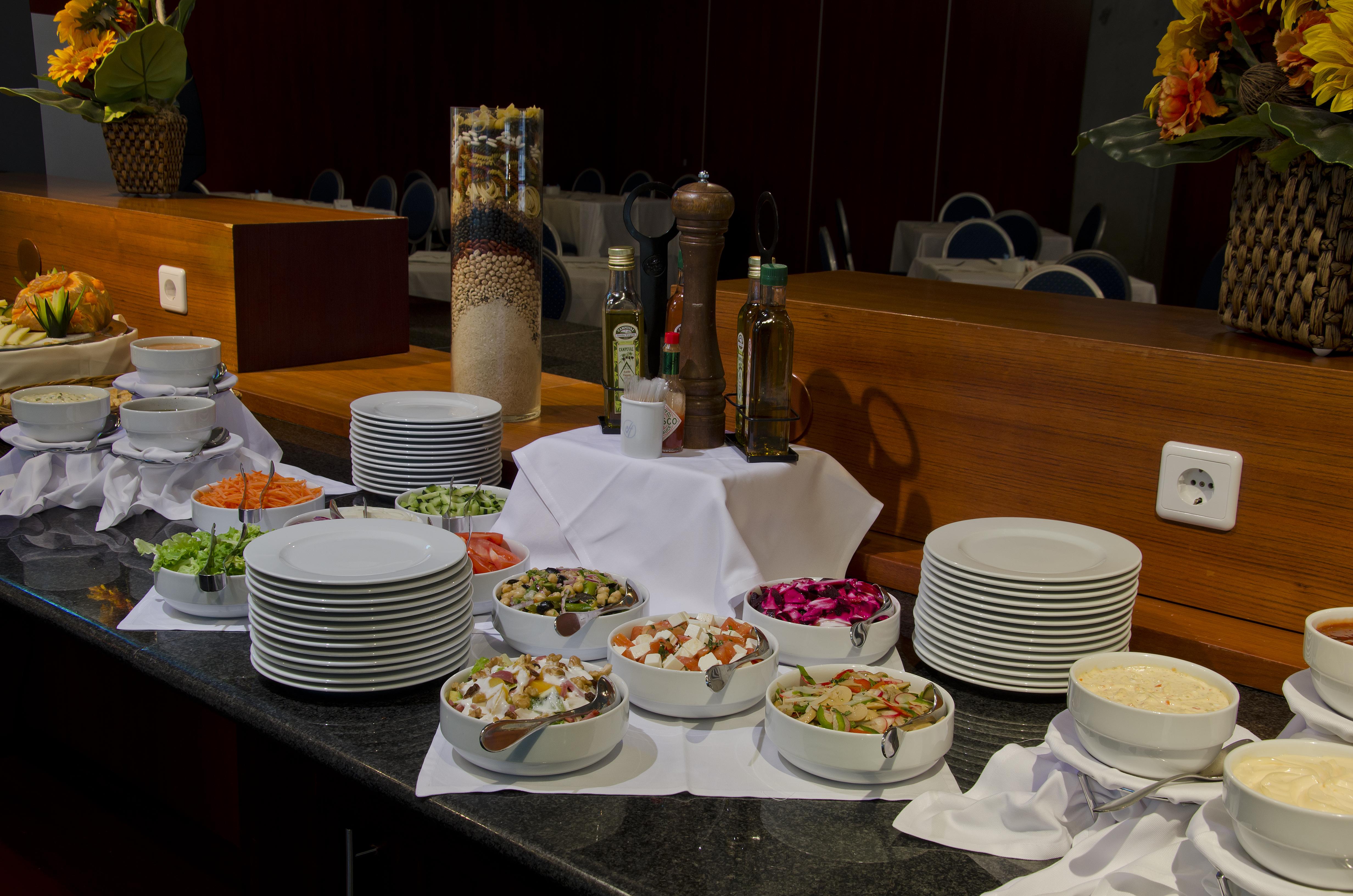 Hotel Vip Executive Arts 4*