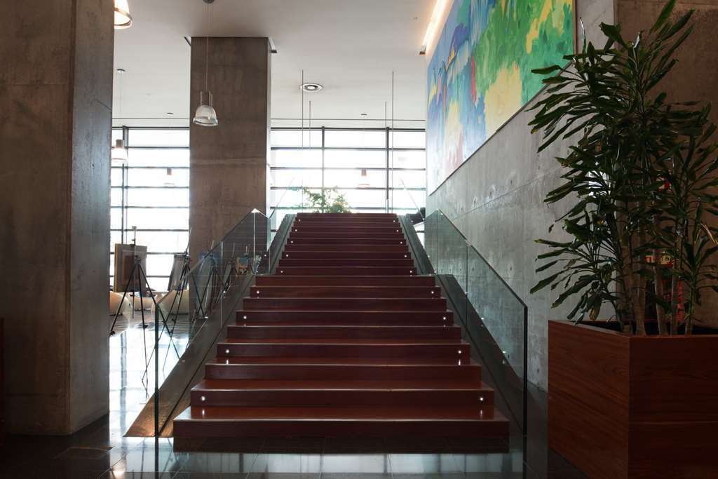 Vip Executive Arts Hotel 4*