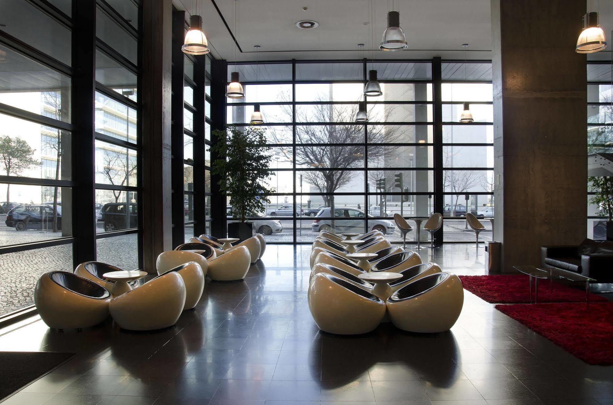 Vip Executive Arts Hotel 4*